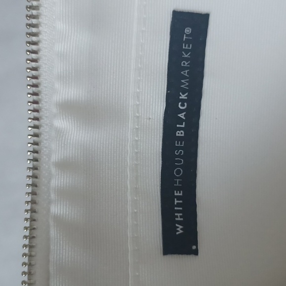 NWOT WhiteHouseBlackMarket Floral Clutch - Picture 5 of 12